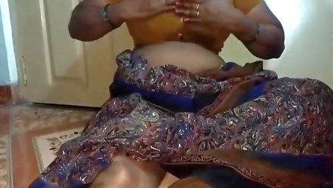 Real Indian Big Boobs Aunty