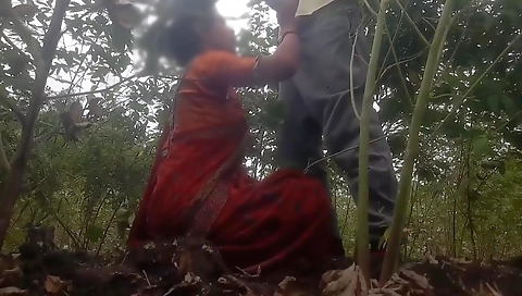 Khet Me Kam Karane Aai Bhabhi Ki Chudai