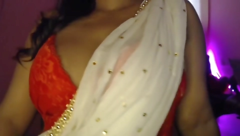 Bhabhi Ji - Hot Desi Enjoys Youth By Applying Nipple Clamps On Her Nipples