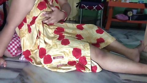 Indian Village Housewife Turns Out To Be Tremendous Slut