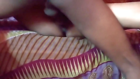 Desi Bhabhi Ko Devar Ne Tang Uthakar Chhoda