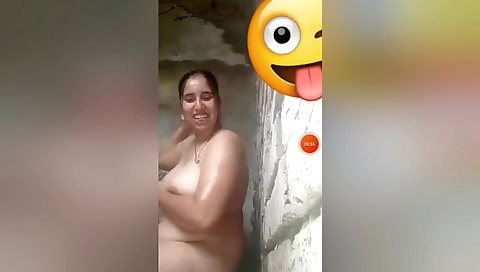 Desi Bhabhi Shows Her Bathing On Vc 2
