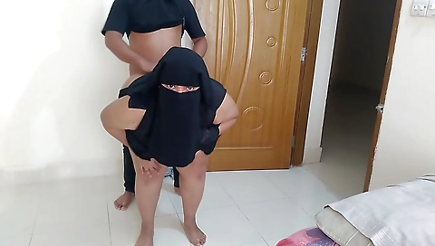 (hijab Beautiful Bbw Aunty) - Indian Hot Aunty Neighbor Boy Fucked While Cleaning House