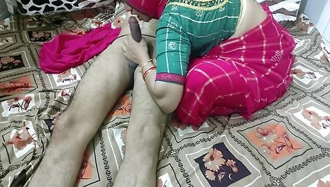 Desi Marathi Bhabhi In Saree